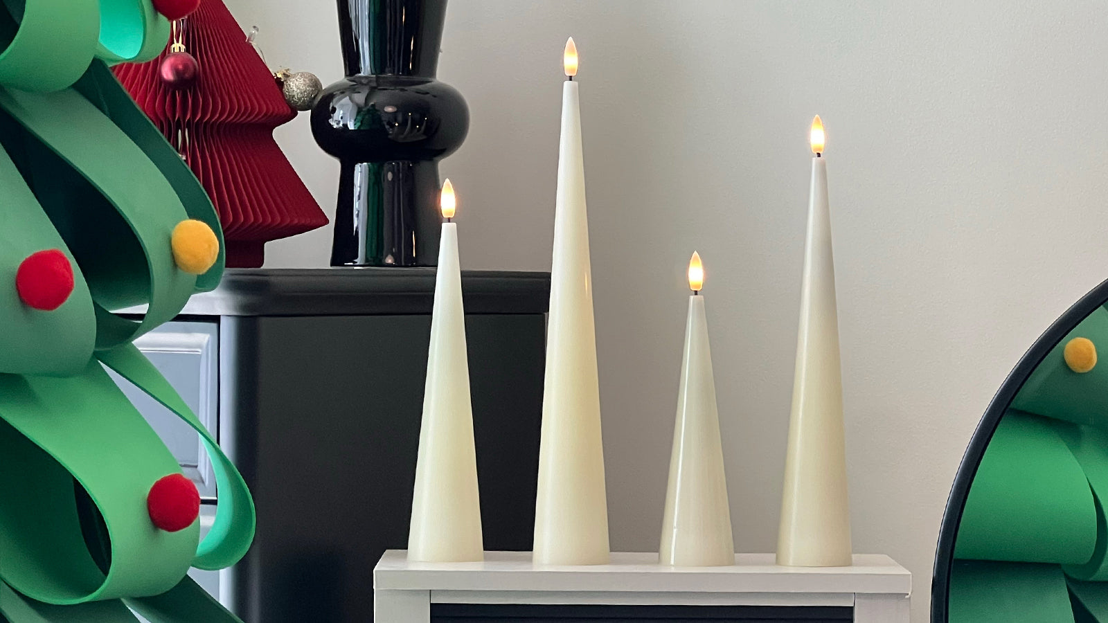 The Perfect Christmas Candles: Why Flameless Candles Are the Best Choice for the Holidays